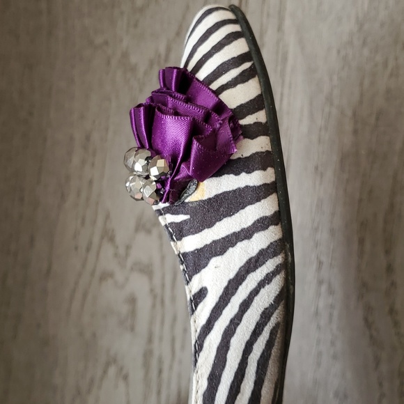 Guess zebra flats - Picture 10 of 12